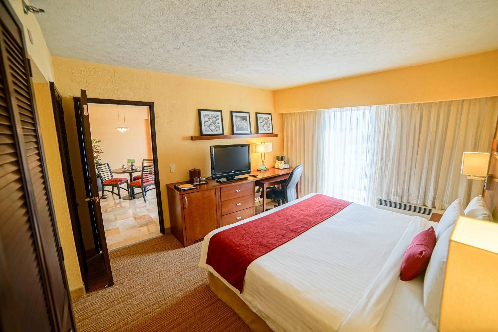 Hotel Courtyard By Marriott Animas 4*